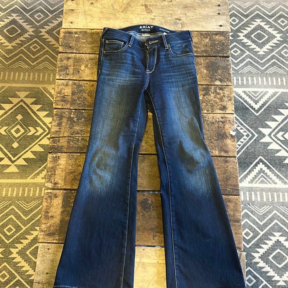 Ariat Perfect Rise Flares Size 27 Short